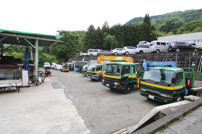 (有)田中モータース　自社積載車